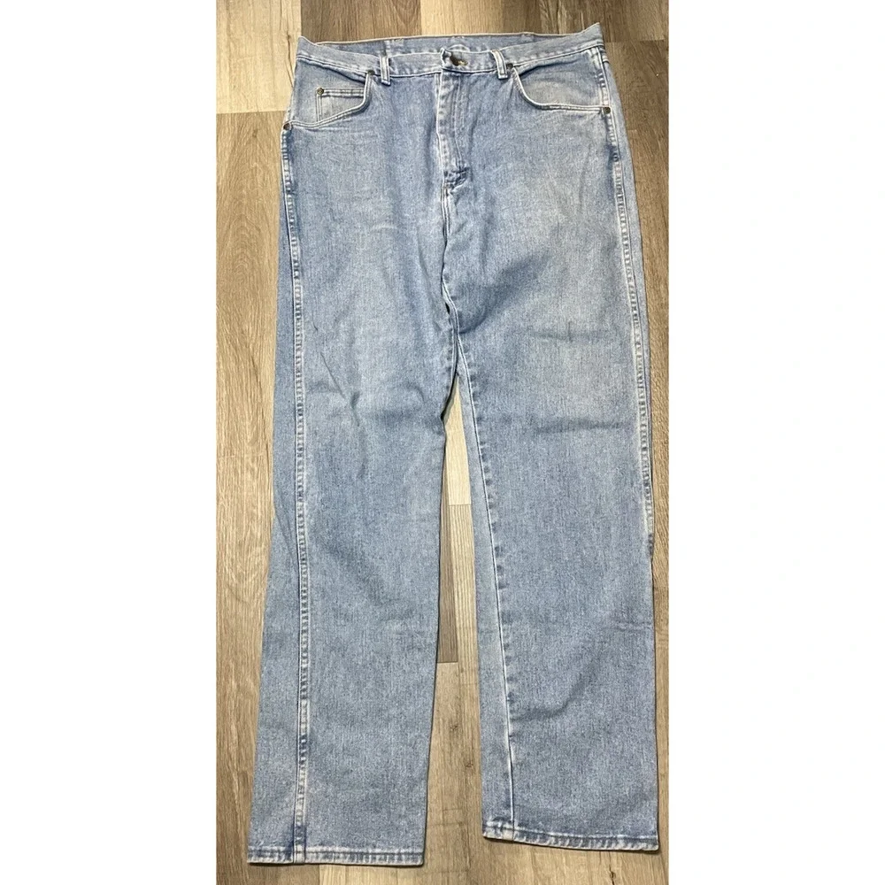 Wrangler Men's Jeans -Premium Quality- Light Wash Denim Blue Size 36x34 Regular